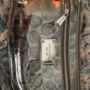 Authentic NWOT Michael Kors wristlet